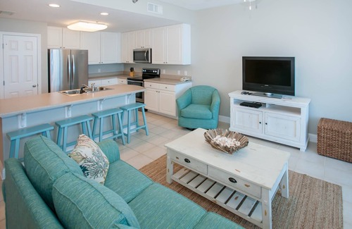 Gulf Shores Condo | Lighthouse 1215 ~ In/Outdoor Pools, Hot Tub, Sauna, Fitness Room + $400 in FREE Activities Daily