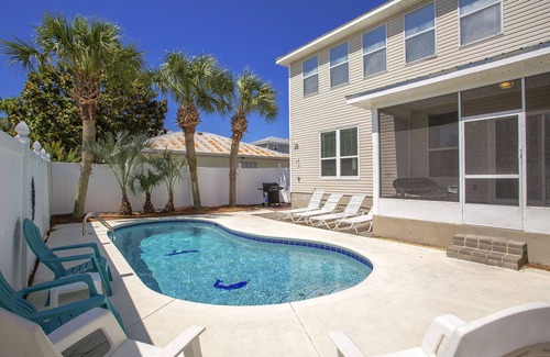 Crystal Beach House | Lighthouse by the Sea - Destin's Crystal Beach, Private Pool, Walk to the Beach!