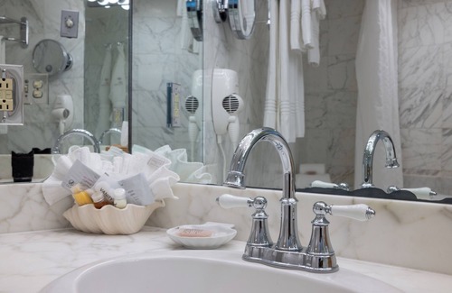 Midtown Ocean City Hotel | Lighthouse Club Hotel