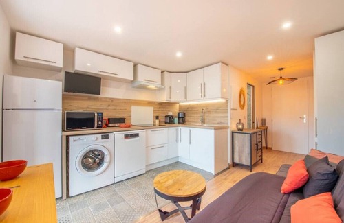 Grimaud Apartment | Lighthouse - Cocoon | Central | Clim | View | Quiet | Terrace
