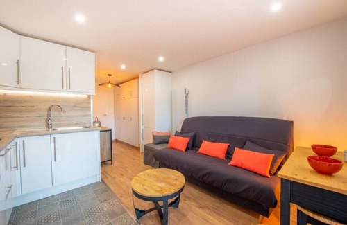 Grimaud Apartment | Lighthouse - Cocoon | Central | Clim | View | Quiet | Terrace