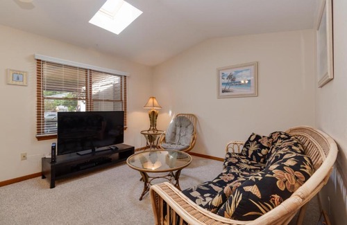 Caine Woods House | Lighthouse Condos