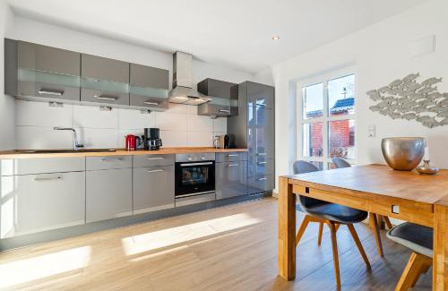 Greetsiel Apartment | Lighthouse