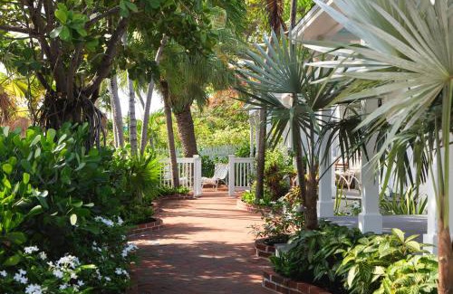 Old Town Hotel | Lighthouse Hotel - Key West Historic Inns