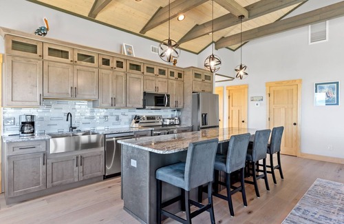 Ocean Isle Beach House | Lighthouse Lodge- Ocean Isle Beach