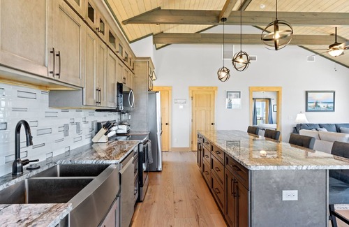 Ocean Isle Beach House | Lighthouse Lodge- Ocean Isle Beach