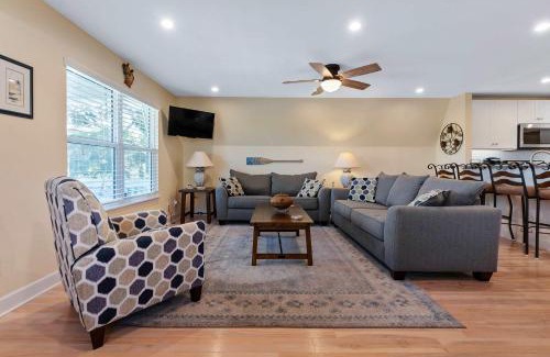 St. Augustine House | Lighthouse Loft l Marshfront l Walk to Downtown