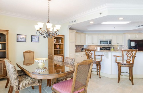 Orange Beach Condo | Lighthouse on the Bay, Beautiful 6th Floor Condo with Perdido Pass View!