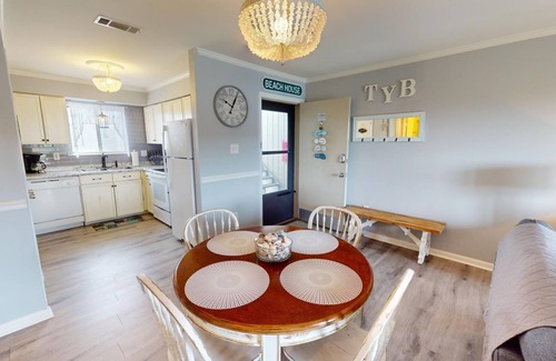 Tybee Island Condo | Lighthouse Point - Unit 5B - Swimming Pools - Tennis Courts - Gated Community