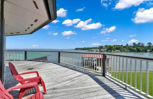 Blanchard House | Lighthouse Views & Lake Vibes – 4BR Retreat in Livingston, TX