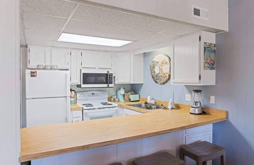 North Ocean City Condo | Lighthouse Village | 2BR 2BA Bayside Uptown Condo