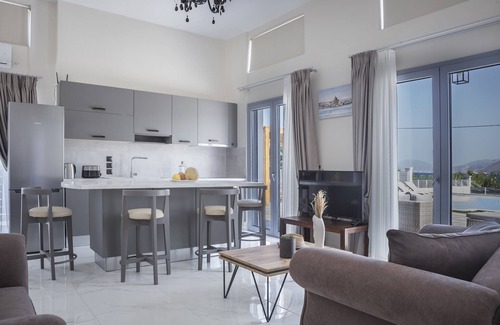 Argostoli Town Villa | Lighthouse Villas Kefalonia (BRAND NEW)