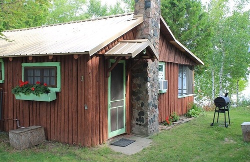 Port Hope Cabin | Lightkeepers Vintage Cottage 3