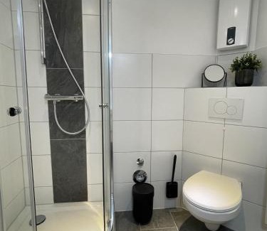 Wolfsburg Apartment | Lightplace - Boxspring - Parkplatz- Nähe City und VW