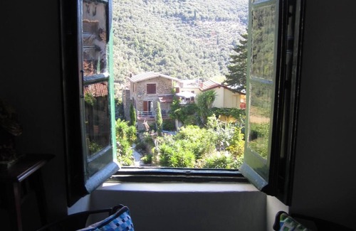 Dolcedo Apartment | Ligur. Mansion from the 12th century for 2/3 P., in mountain village, 10 km to the sea