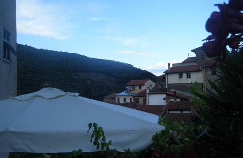Dolcedo Apartment | Ligur. Mansion from the 12th century for 2/3 P., in mountain village, 10 km to the sea