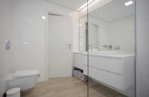 Oliveira do Douro Apartment | Liiiving in Porto | Luxury River View Apartment I