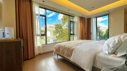 Shuhe Old Town House | Lijiang Painted Mountain Cloud House Boutique B&B