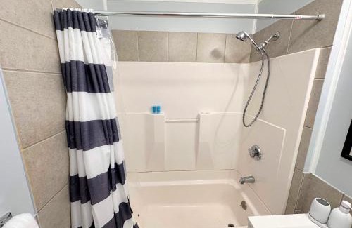 Pawtucket Apartment | Like 4-star hotel, but cheaper!