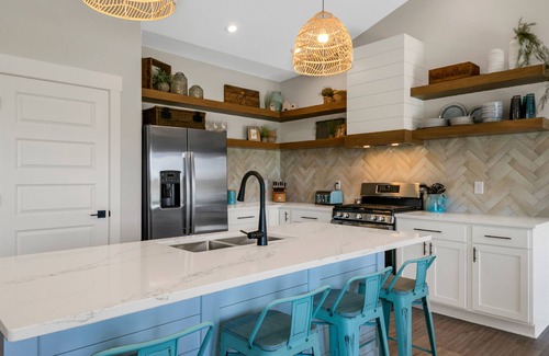 Canadian Lakes House | Lil' Nauti: A Splash of Luxury for Your Summer Escape