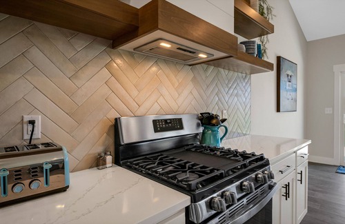 Canadian Lakes House | Lil' Nauti: A Splash of Luxury for Your Summer Escape