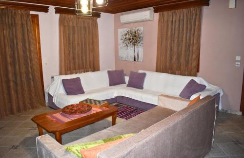 Megalos Prinos House | Lila's Guest House