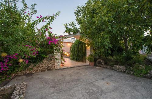 Filerimos House | Lila's house