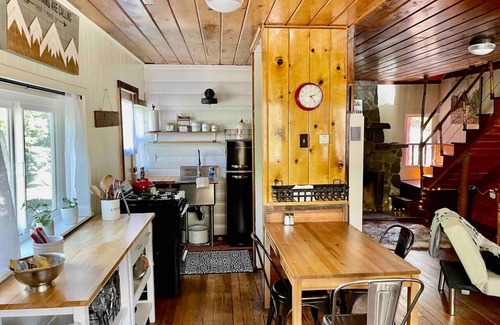 Wrightwood Cottage | Lilac Cottage| Fireplace, Pet/Kid Friendly