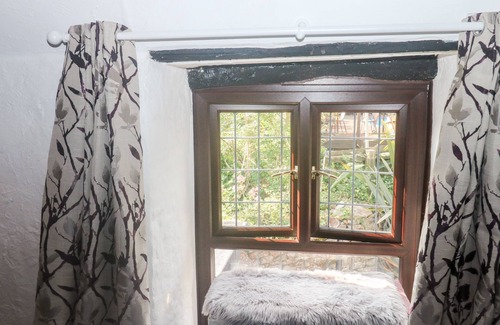 Paignton Cottage | LILAC COTTAGE, romantic, character holiday cottage in Marldon