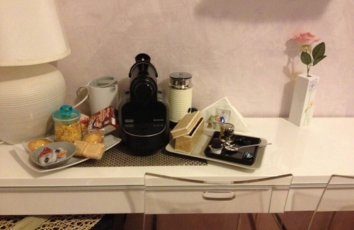 Cinecitta Apartment | Lilac Room Bed and breakfast Rome