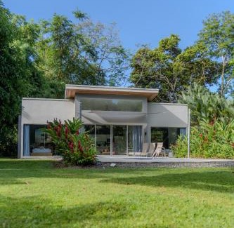 Cahuita Villa | Lilan Nature, Modern House N°1, private swimming pool.