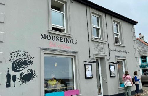 Mousehole House | Lilsen Cottage by The Sea