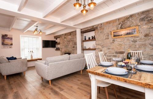 Mousehole House | Lilsen Cottage by The Sea