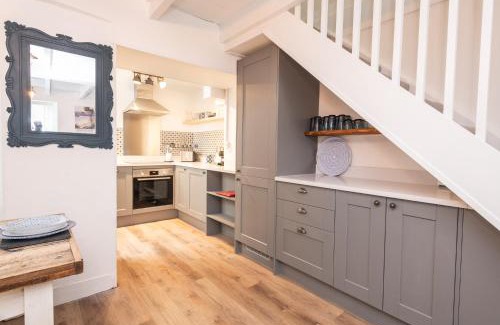 Mousehole House | Lilsen Cottage by The Sea