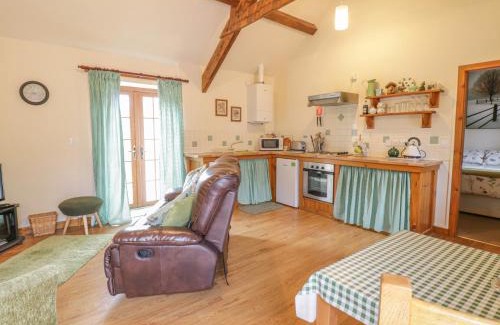 Bont Newydd House | Lily Cottage