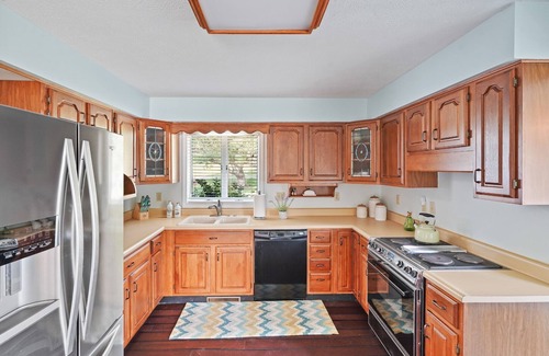 Cadiz House | Lily Pad-3 bedroom, two bath house, charming Cadiz, KY, on Lake Barkley.