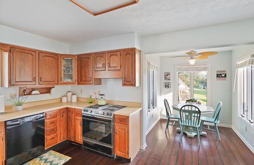Cadiz House | Lily Pad-3 bedroom, two bath house, charming Cadiz, KY, on Lake Barkley.