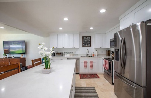 White City House | LilyPad Retreat + Pet friendly