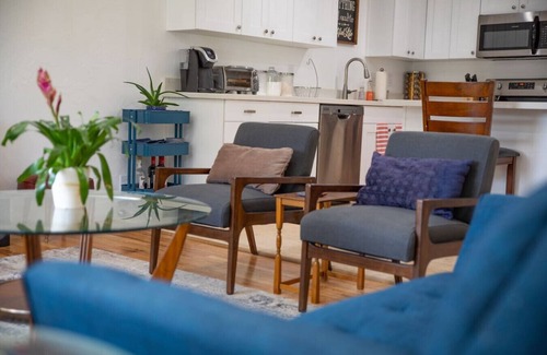 White City House | LilyPad Retreat + Pet friendly