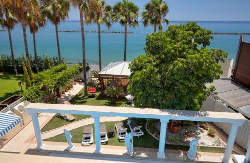 Germasogeia Villa | Limassol Beachfront Holiday Villa