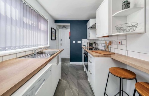 Stoke-on-Trent House | Lime House Summary: W