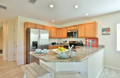 Bradenton Beach Condo | Lime Kiss A! 3 Bedroom, 2 Bathroom Home Just Across The Street From The Beach