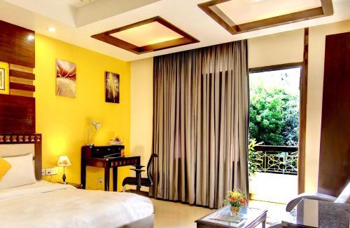 New Delhi House | Lime Stays B&B GK-2 at Greater Kailash Metro South Delhi nearby Saket Select City