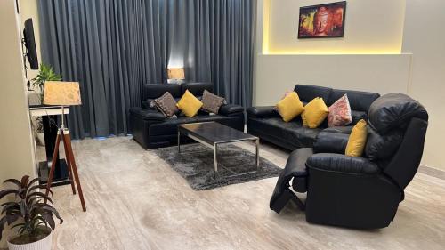 DLF Phase 5 Apartment | Lime Tree 3BHK Serviced Apartments DLF Phase -5 Gurgoan
