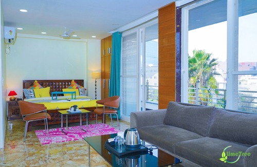 Sector 15 Hotel | Lime Tree Hotel Near 32nd Milestone