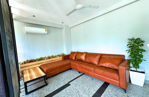 Sector 51 Apartment | Lime Tree Hotel Sector 51 Gurgaon