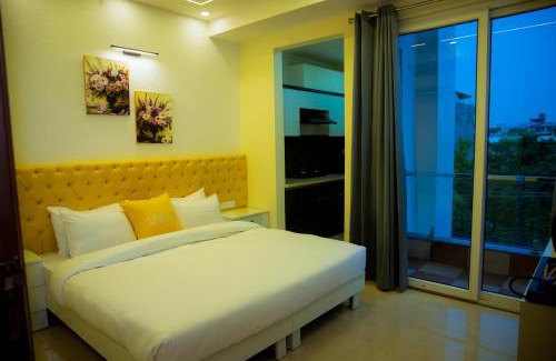 Sector 51 Hotel | Lime Tree Luxury Studio - Service Apartment Near Artemis Hospital ,Gurgaon