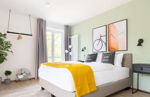 Munchen District Apartment | limehome Garching | Suite S + balcony (28+ nights)