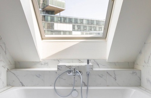 Sudstadt-Bult Apartment | limehome Hannover | Penthouse Suite with terrace