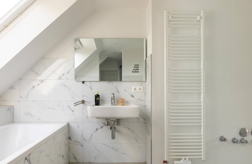Sudstadt-Bult Apartment | limehome Hannover | Penthouse Suite with terrace
